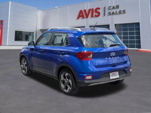 Used 2025 Hyundai Venue SEL FWD image 9