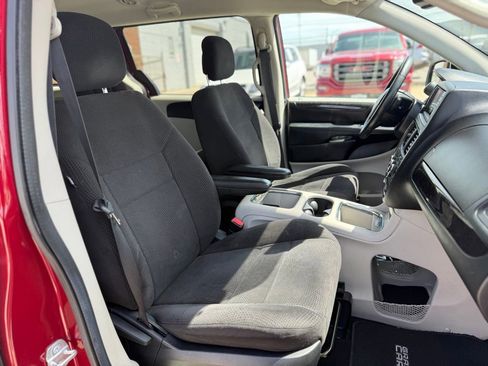 Used 2014 Dodge Grand Caravan SXT w/ UConnect Hands-Free Group FWD image 23