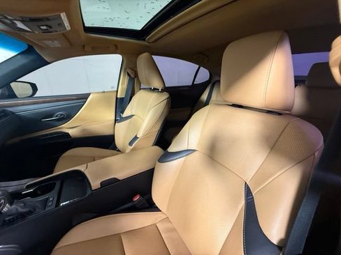 Used 2024 Lexus ES 300h w/ Premium Package FWD image 15