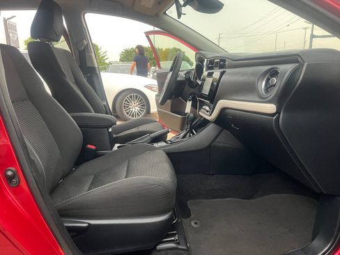 Used 2018 Toyota Corolla iM FWD image 13