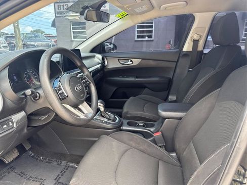 Used 2020 Kia Forte LXS FWD image 9