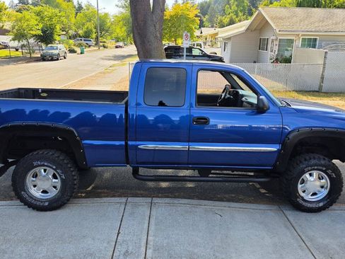 Used 2003 GMC Sierra 1500 SLE w/ Professional Package AWD/4WD image 5