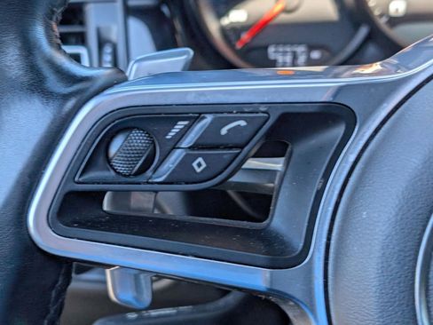 Used 2021 Porsche Macan AWD/4WD image 18