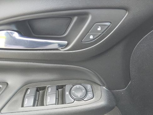 Used 2022 Chevrolet Equinox LT w/ Driver Convenience Package AWD/4WD image 28