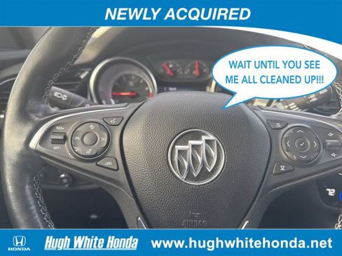 Used 2018 Buick Regal Essence w/ Driver Confidence Package #1 image 11