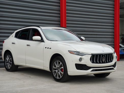 Used 2019 Maserati Levante image 6