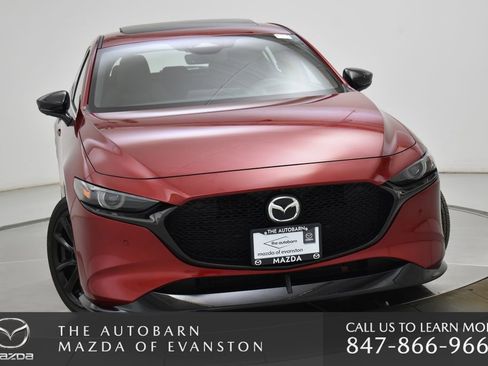 Used 2025 MAZDA MAZDA3 Hatchback w/Premium Plus Pkg image 4