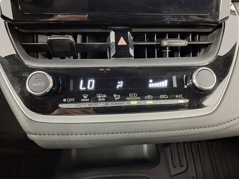 Used 2024 Toyota Corolla SE image 19