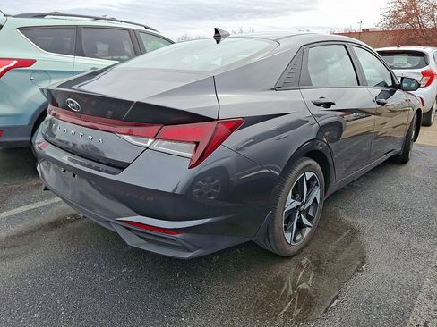 Used 2023 Hyundai Elantra SEL w/ Convenience Package image 10