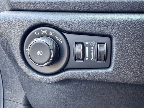 New 2026 Chrysler Pacifica Select image 26