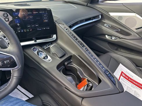 Used 2023 Chevrolet Corvette Stingray Premium Conv w/ Z51 Performance Package image 36