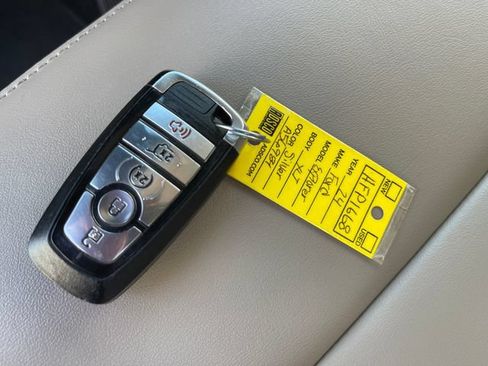 Used 2024 Ford Explorer XLT w/ Equipment Group 202A AWD/4WD image 22