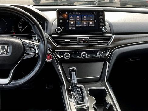 Used 2018 Honda Accord Touring image 6