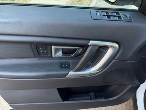 Used 2019 Land Rover Discovery Sport HSE Dynamic image 17