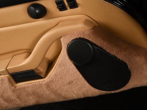 Used 1995 Porsche 911 Carrera RWD image 24