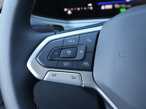 New 2026 Volkswagen Taos SE image 30