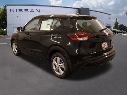 New 2025 Nissan Kicks Play S image 3