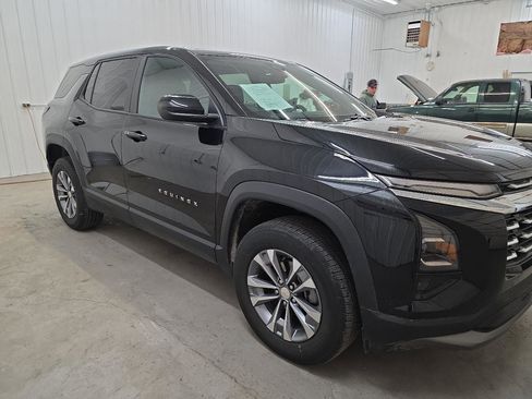 Used 2025 Chevrolet Equinox LT image 22