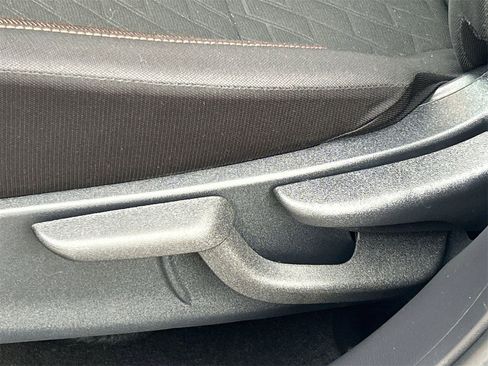 Used 2023 Nissan Kicks SR image 16