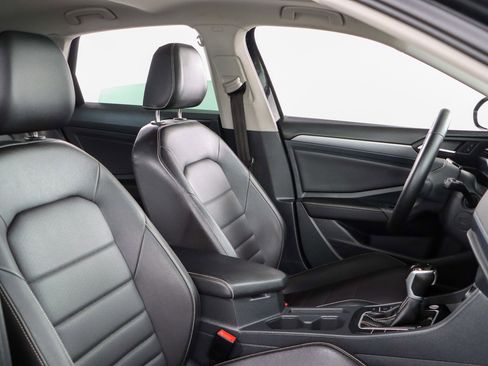 Used 2024 Volkswagen Jetta SE image 27