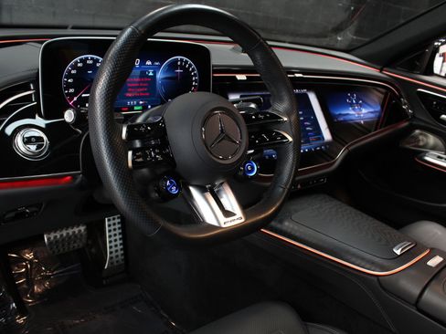 Used 2025 Mercedes-Benz E 53 AMG e 4MATIC Sedan image 35