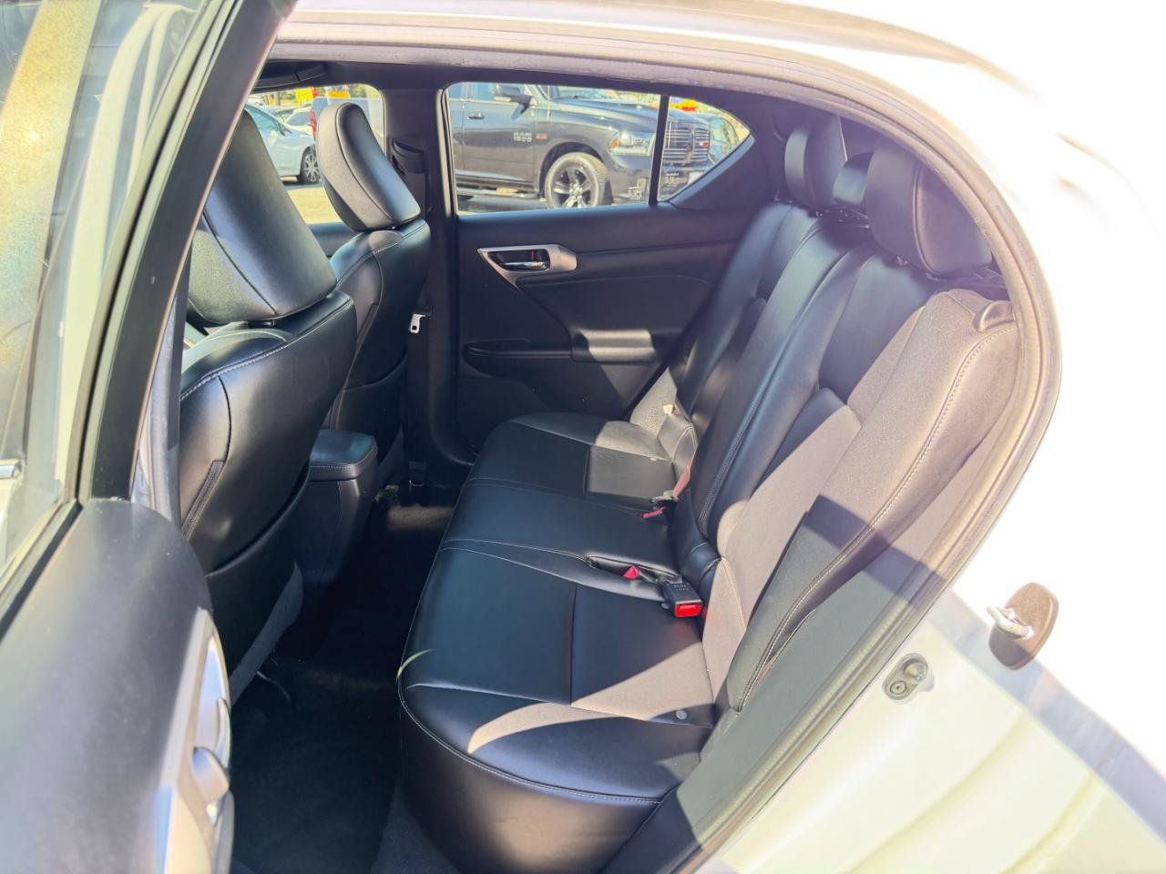 Used 2015 Lexus CT 200h w/ Navigation Package FWD image 27