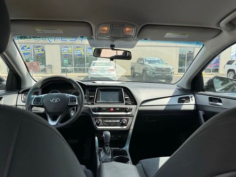 Used 2019 Hyundai Sonata SE w/ Cargo Package FWD image 11