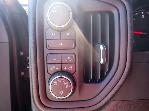 Used 2025 Chevrolet Silverado 2500 Custom w/ Custom Value Package image 12