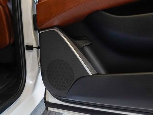 Used 2019 Cadillac Escalade ESV Premium Luxury image 88