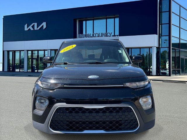 Used 2021 Kia Soul LX FWD image 2