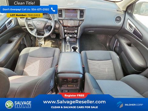 Used 2018 Nissan Pathfinder SV image 11