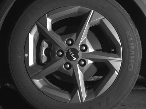 Used 2025 Kia K4 LXS image 12