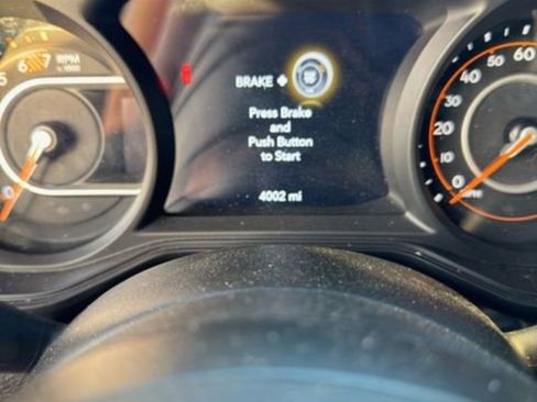 Used 2025 Jeep Wrangler Willys image 11