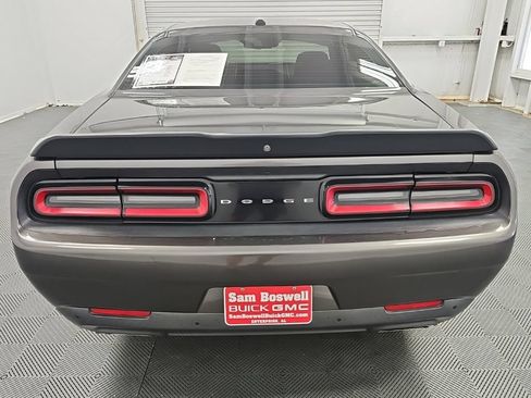 Used 2019 Dodge Challenger R/T w/ Driver Convenience Group RWD image 8