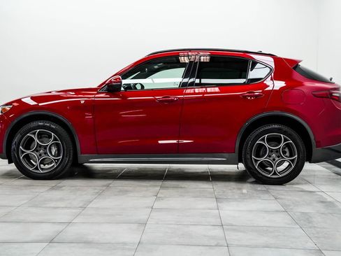 Used 2023 Alfa Romeo Stelvio Ti AWD/4WD image 8