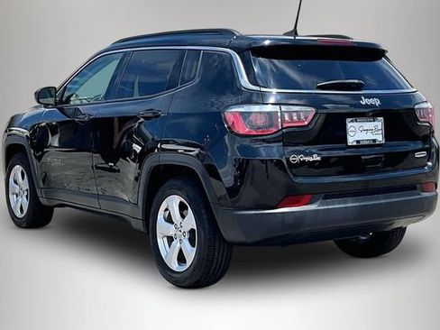 Used 2018 Jeep Compass Latitude w/ Popular Equipment Group FWD image 4
