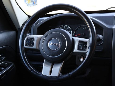 Used 2011 Jeep Liberty Limited AWD/4WD image 27