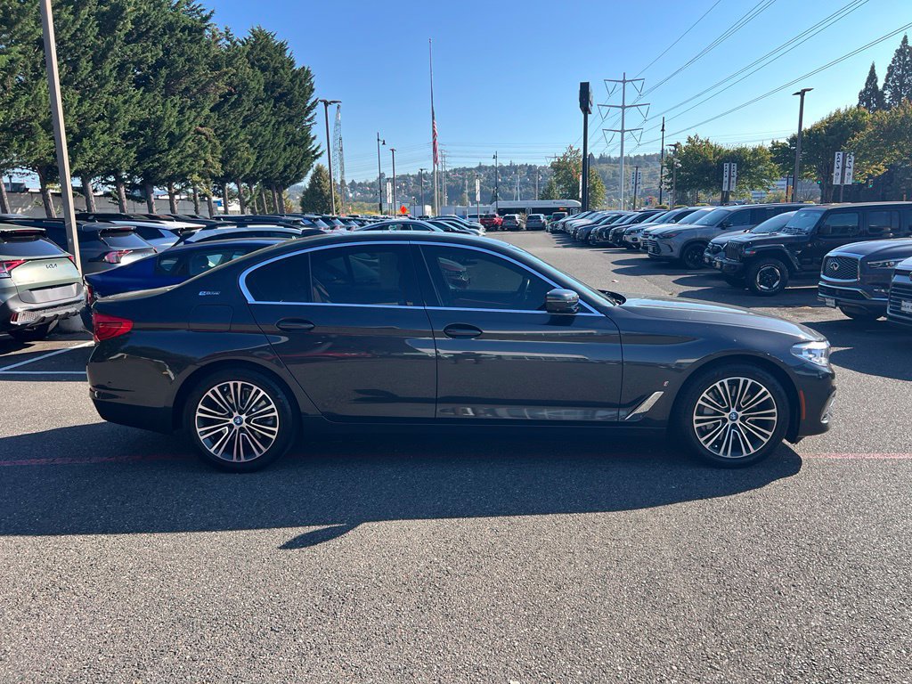 Used 2019 BMW 530e w/ Premium Package RWD image 6