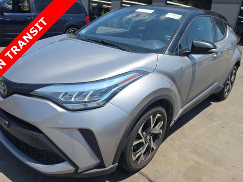 Used 2020 Toyota C-HR XLE FWD image 1