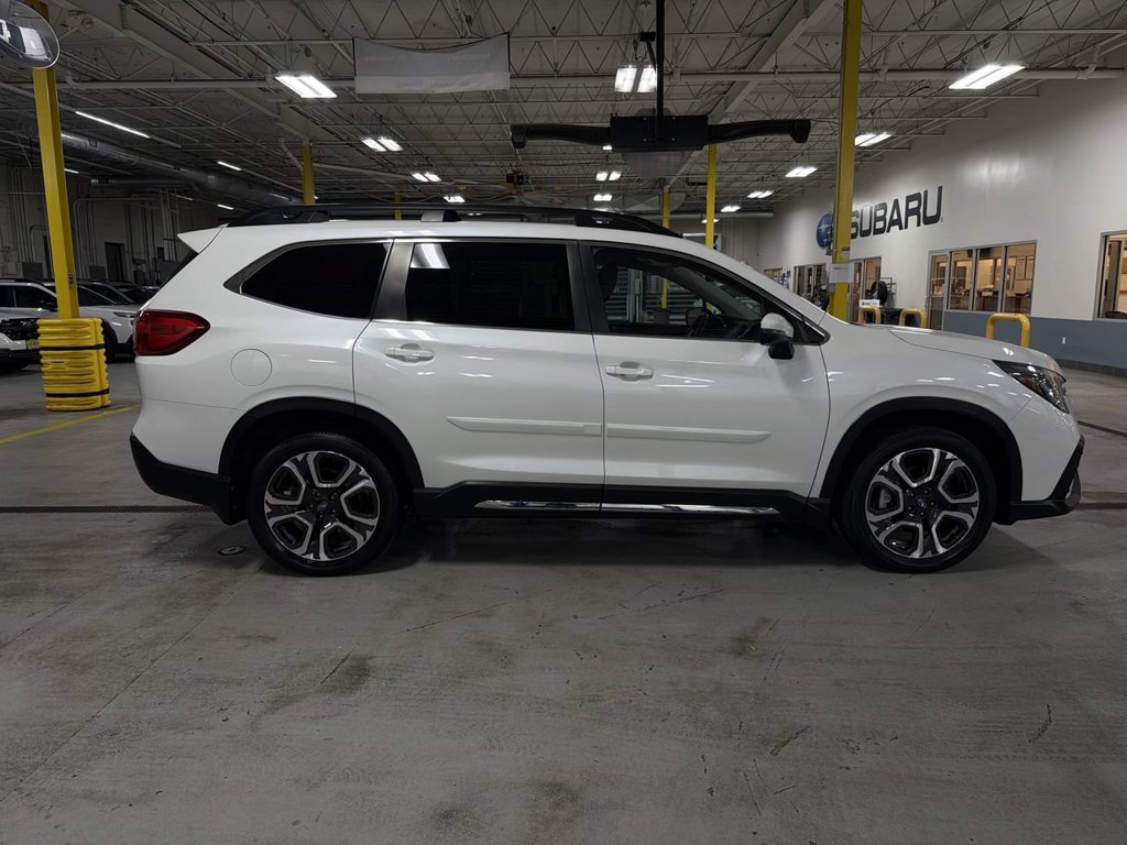 Used 2023 Subaru Ascent Limited AWD/4WD image 9