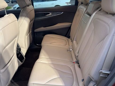 Used 2023 Lincoln Nautilus Reserve AWD/4WD image 8