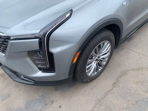 Used 2024 Cadillac XT4 Premium Luxury FWD image 2