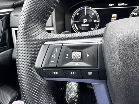 Used 2023 Mitsubishi Outlander SE image 16