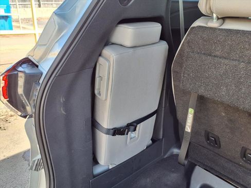 Used 2025 Toyota Sienna XLE image 29