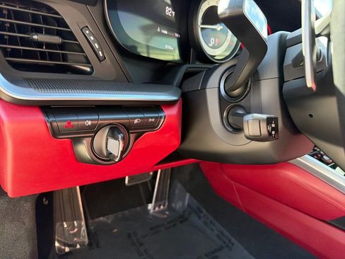 Used 2022 Porsche 911 Carrera image 44