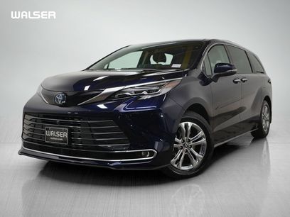 Used 2023 Toyota Sienna Platinum