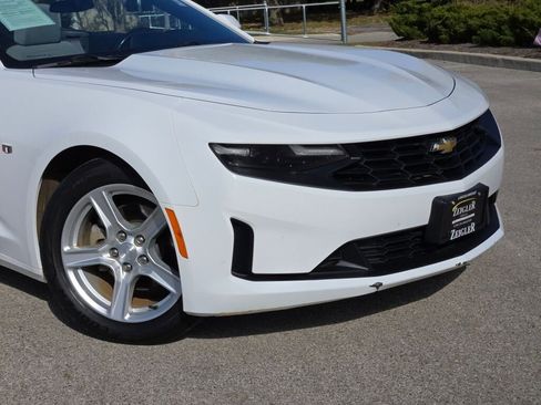 Used 2020 Chevrolet Camaro LT image 2