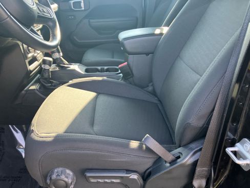 Used 2023 Jeep Wrangler Willys image 11