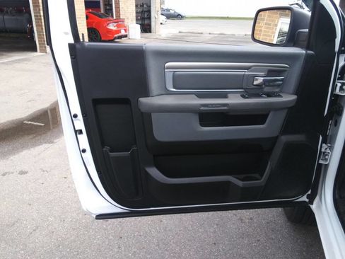 Used 2018 RAM 2500 Tradesman w/ Chrome Appearance Group image 15