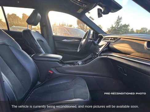 Used 2023 Jeep Grand Cherokee Altitude image 13